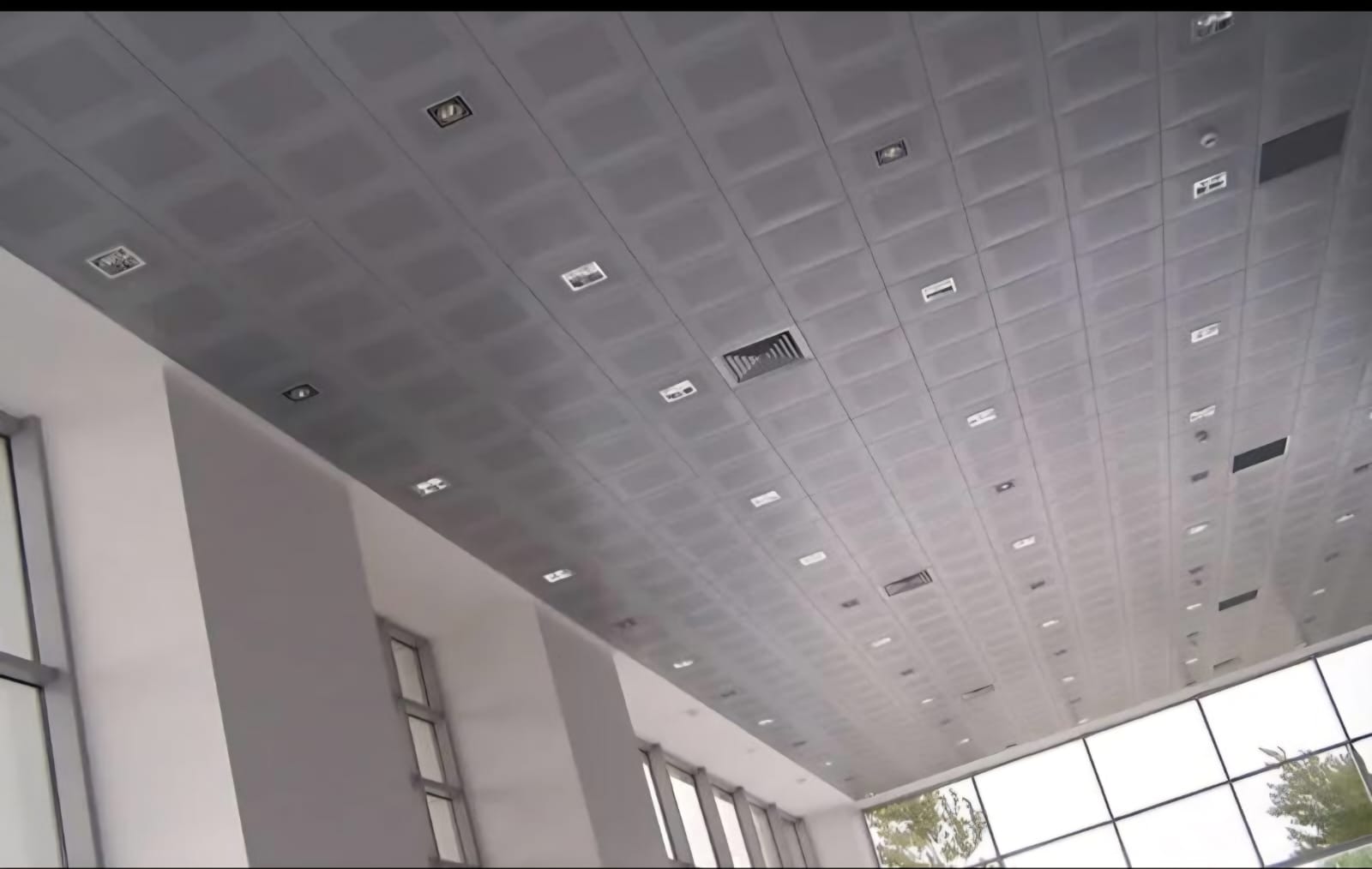 C-Clip Ceiling 02